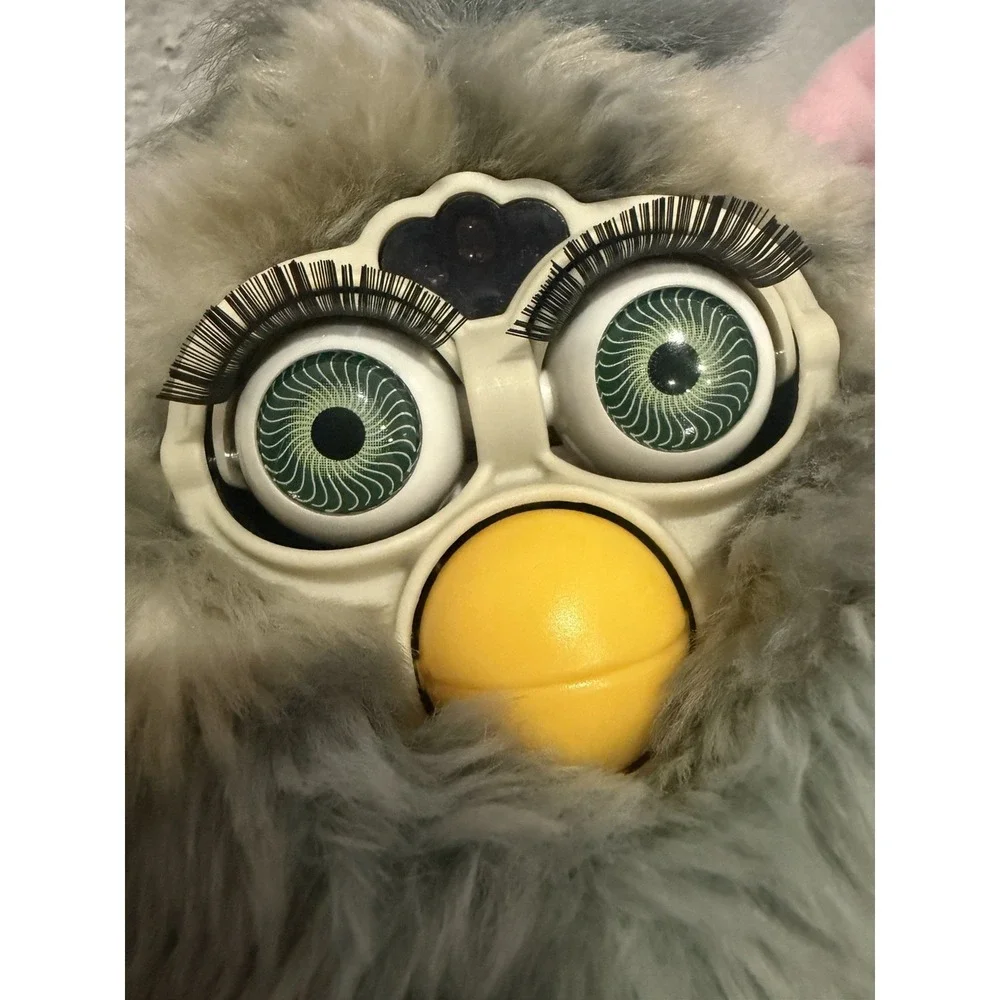 1998 Furby Gray Wolf Church Mouse Original w/ Tags Teal Green Swirl Eyes Gen 1
